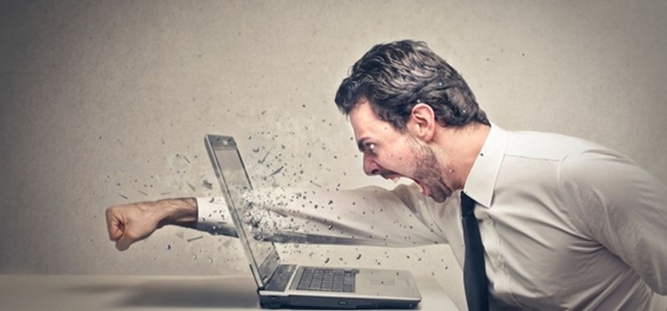 Máy tính của bạn chậm như rùa? Đây là 8 nguyên nhân chính!